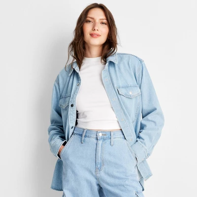 Universal Thread™ Women's Oversized Long Sleeve Button-Down Denim Shirt 5 Universal Thread™ Women's Oversized Long Sleeve Button-Down Denim Shirt - Image 3