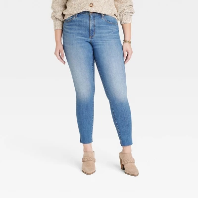 Universal Thread Women's High-Rise Skinny Jeans - Medium Wash 5 Universal Thread Women's High-Rise Skinny Jeans - Medium Wash - Image 3