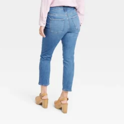 Universal Thread™ Women's High-Rise Slim Straight Jeans - Medium Wash -Universalthread GUEST 16909339 3008 4ac9 9b56 82c4dab137f3