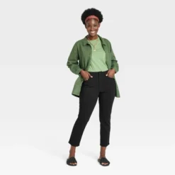 Women's High-Rise Slim Straight Jeans - Universal Thread™ Black -Universalthread GUEST 17705cf3 ef67 4a13 9c04 410f757e7077