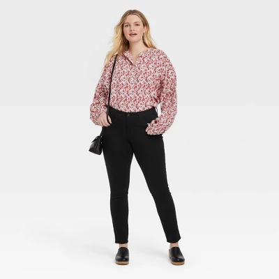 Universal Thread Women's Mid-Rise Curvy Fit Skinny Jeans 7 Universal Thread Women's Mid-Rise Curvy Fit Skinny Jeans - Image 5