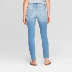 Universal Thread Women's Mid-Rise Skinny Jeans - Sculpting and Smoothing Denim