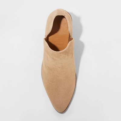 Universal Thread Women's Debbie Ankle Boots in Taupe 4 Universal Thread Women's Debbie Ankle Boots in Taupe - Image 2