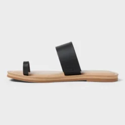 Universal Thread Women's Juno Toe Ring Flat Sandals - Comfort & Style