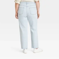 Universal Thread Women's High-Rise 90's Distressed Straight Jeans