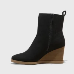 Universal Thread Cypress Women's Winter Boots with Memory Foam