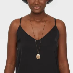 Universal Thread Oval Flower Locket Pendant Necklace - Gold