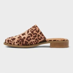 Universal Thread Women's Rita Mule Flats with Memory Foam Insole