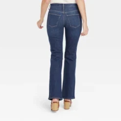 Universal Thread™ Women's High-Rise Bootcut Sculpting Jeans