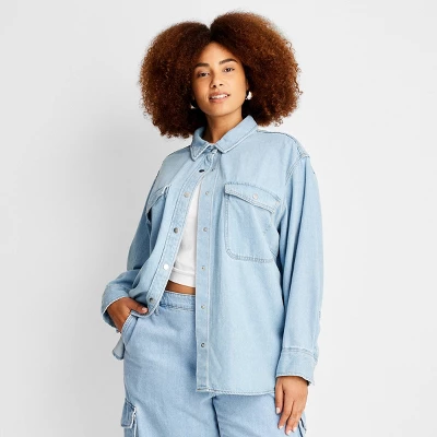 Universal Thread™ Women's Oversized Long Sleeve Button-Down Denim Shirt 6 Universal Thread™ Women's Oversized Long Sleeve Button-Down Denim Shirt - Image 4