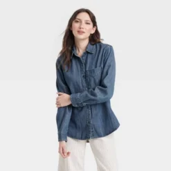 Universal Thread Women's Relaxed Fit Denim Button-Down Shirt -Universalthread GUEST d3d10df0 ebbf 4838 9172 f58f3d02952e