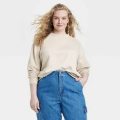 Universal Thread™ Women's Midweight Crewneck Pullover Sweatshirt -Universalthread GUEST df1c866c 9487 4439 a908 2c396feb2f8e