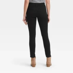 Universal Thread High-Rise Skinny Jeans in Classic Black